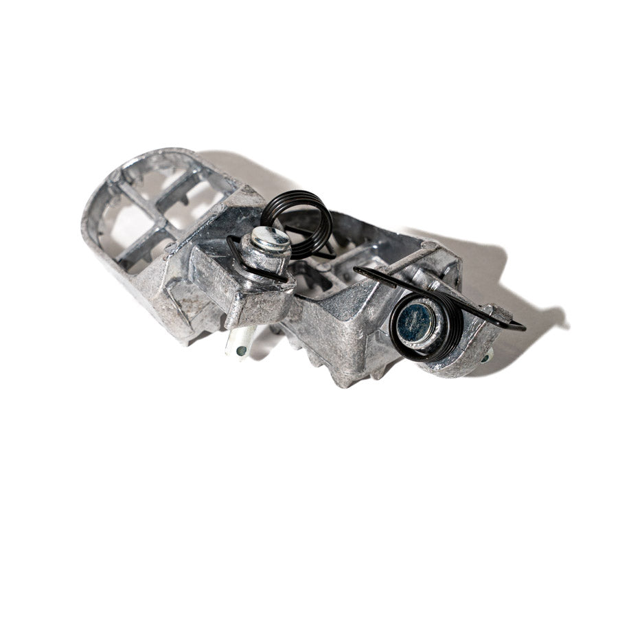 Footpegs For VQ-140XR